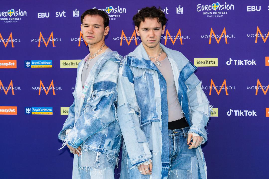Marcus & Martinus in matching denim outfits at the Eurovision 2024 Malmö turquoise carpet
